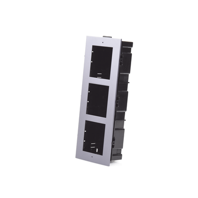 Marco de Instalación Empotrado / 3 Espacios para Módulos de Videoportero / Tapa de Aluminio / Rango Térmico -40°C a +60°C / IP Resistente a Humedad 10%-95%