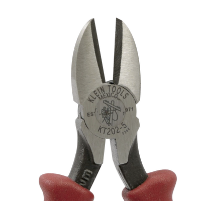 Pinzas de Corte Diagonal / 5.40' (137 mm) / 0.172 kg / Mordazas Cortas con Filos Biselados