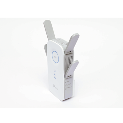 Extensor WiFi AC / 2600 Mbps / Doble banda 2.4 GHz y 5 GHz / Puerto Gigabit / 4 antenas externas