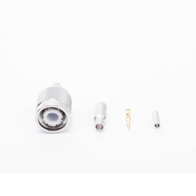 Conector TNC Macho / Anillo plegable / RG-174/U, Belden 8216 / Cuerpo bronce niquelado / Contacto oro