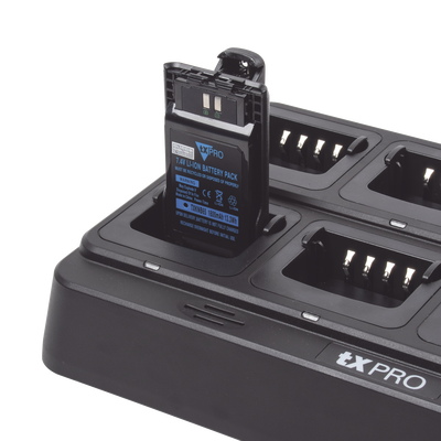 Cargador de Escritorio / 8 Cavidades / Dual Química Ni-MH y Li-Ion / 15 V 8 A / 100-240 VCA