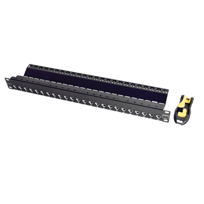 Patch Panel UTP de 24 Puertos / Categoría 6 / Plano / 1UR / Precargado con Jacks Z-MAX / Acero 18 Gauge