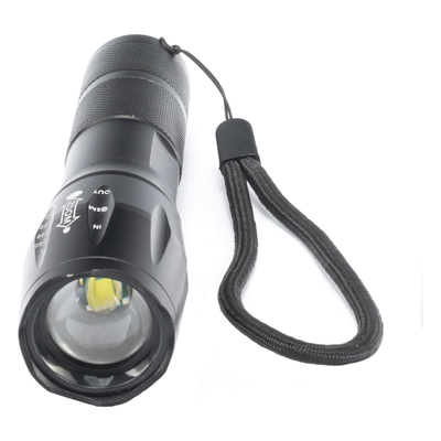 Linterna LED Táctica / 600 Lúmenes / IPX4 / Zoom Ajustable / Funcionamiento Dual 4.5V / 3.7V / Aluminio Ultraligero