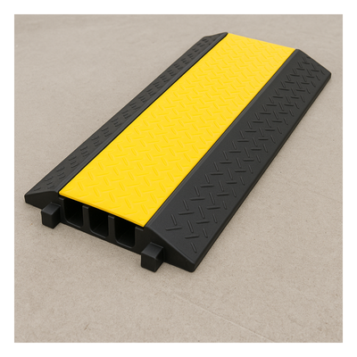 Protector de Cable / 3 Canales 56x55 mm / Carga 6.1 Toneladas / 90 cm (2.95 ft) Largo / Hule y Plástico / Amarillo-Negro