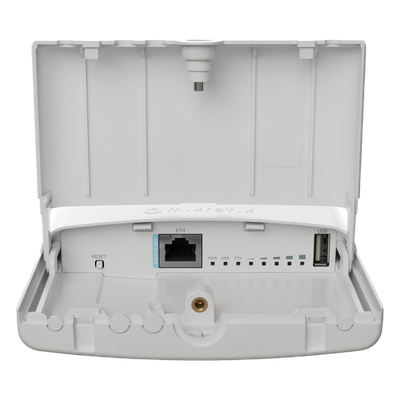 CPE/PtP Exterior / Wi-Fi 6 5 GHz / 2400 Mbps / Conectores RP-SMA / Puerto Gigabit / IP54 / Montaje en Poste