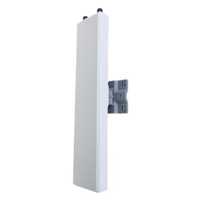 Antena Sectorial / 2.4 GHz / 14 dBi / Haz 70° / Polarización Dual Slant ±45° / Resistencia Viento 216 km/h (134 mph)