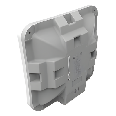 CPE y PtP / 5GHz 802.11a/n / MIMO / Antena 16dBi 23° / 316mW / 12km / 600MHz / 129x129x34mm