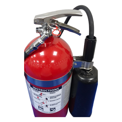 Extintor de CO2 / 15 lb (6.8 kg) / Clase B y C / UL Listado / Rango -30 °C a 49 °C / Alcance 1.2-2.4 m (3.9-7.9 ft)