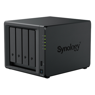NAS 4 Bahías / Expandible a 9 Bahías / 2 Puertos 2.5GbE / 2 Ranuras M.2 NVMe / Procesador AMD Ryzen V1500B / 4 GB DDR4 ECC / Escritura Secuencial 565 MB/s / RAID Híbrido