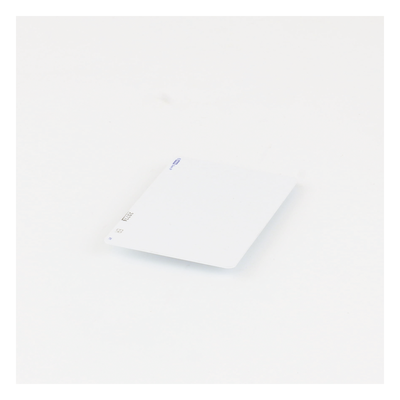 Tarjeta Inteligente de Control de Acceso / 8 KB / Tecnología SEOS No Clonable / 26 Bits / PVC Resistente / 5.4 x 8.57 cm
