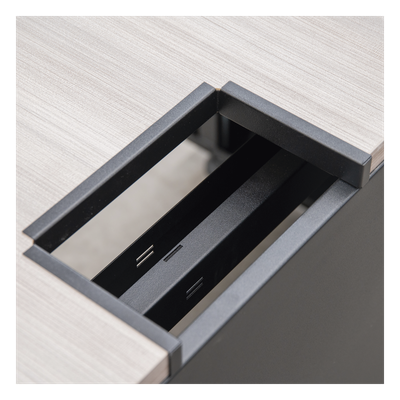Consola Profesional para Monitoreo y Cómputo / Acero Laminado y Madera / Ranura para Base de Monitores / Tomacorriente 15A / Iluminación LED / 1.64 ft (0.5 m) de Profundidad
