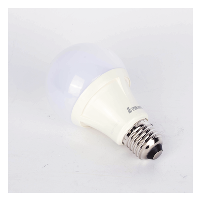 Foco LED Interior / 9 W / 900 lúmenes / 6000 K / Ángulo 220° / IP20 / Vida útil 30000 hrs
