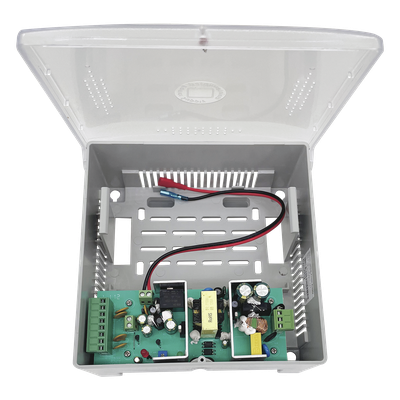 Fuente de Poder con Gabinete / 4 Salidas / 11-15 Vcc / 5 A / Entrada 96-264 Vca / Protección de Batería 10.5 V
