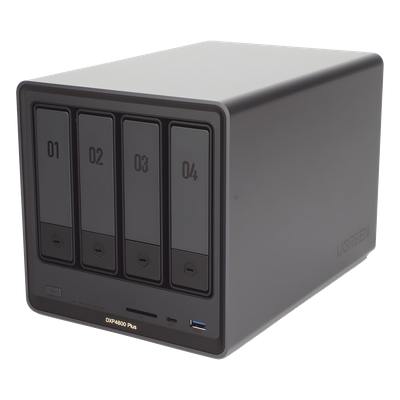 NAS 4 Bahías / Intel Pentium Gold 8505 5 Núcleos / 10GbE + 2.5GbE / DDR5 8GB Expandible a 64GB / PCIe 4.0 M.2 NVMe / USB 3.2 Gen 2 / HDMI 4K