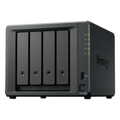 NAS 4 Bahías / Expandible a 9 Bahías / 2 Puertos 2.5GbE / 2 Ranuras M.2 NVMe / Procesador AMD Ryzen V1500B / 4 GB DDR4 ECC / Escritura Secuencial 565 MB/s / RAID Híbrido