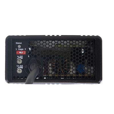 Cargador de Baterías / 12V / 13.5A / 205.2W / Entrada Universal 90-264 VCA / PFC Activo / Rango 55-180 Ah