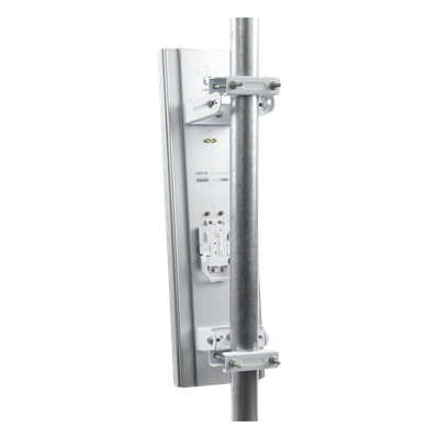Antena Sectorial / 5 GHz / 22 dBi / Cobertura Horizontal 45° / 5.150 - 5.875 MHz / Montaje Universal