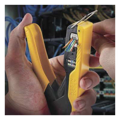 Ponchadora para Conectores Pass-Thru RJ45 / CAT5e/CAT6/6A / 8 Posiciones 4 Pares / Diseño Compacto 277 g