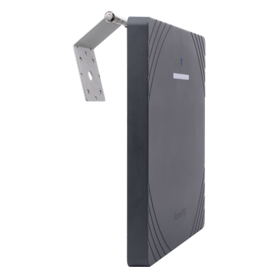 Lector RFID UHF / Alcance 6 m (19.7 ft) / Bluetooth / Antena 12 dBi / Wiegand 26 / IP Climas Extremos
