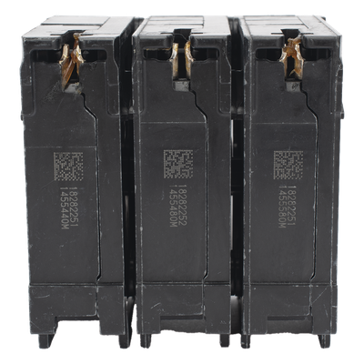 Interruptor Automático Enchufable / 3 Polos / 40 A / 10 kA / 240 V AC / Tipo QP