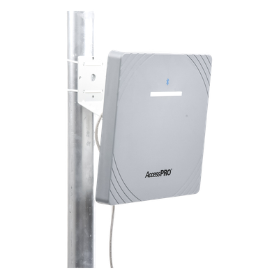 Lector RFID UHF / Alcance 6 m (19.7 ft) / Bluetooth / Antena 12 dBi / Wiegand 26 / IP Climas Extremos